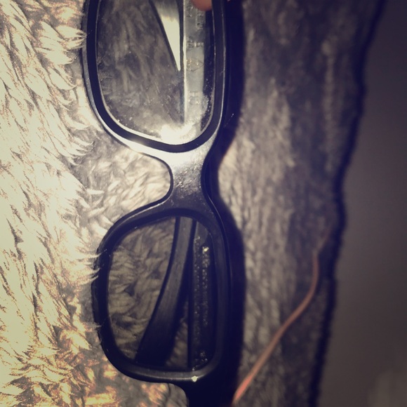 Glasses - Picture 1 of 4